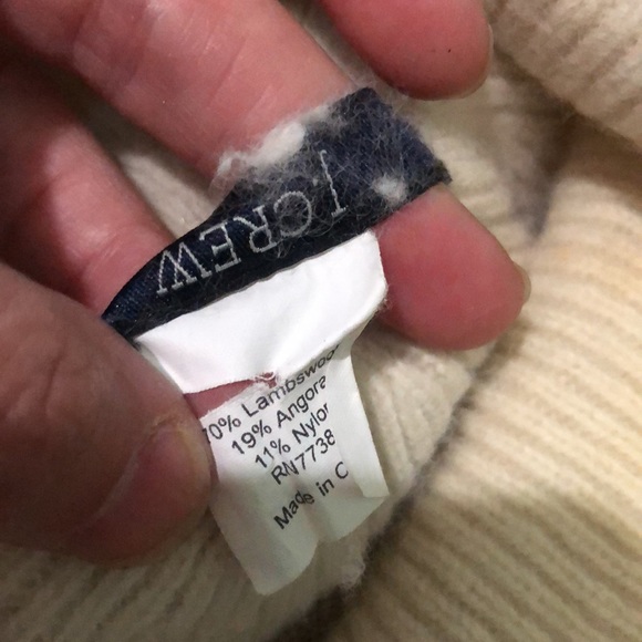 Winter bundle: JCREW white hat/gloves, black hat, NWT gloves, fleece gloves - Picture 6 of 7